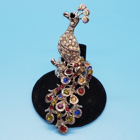 Peacock multicolor rhinestone encusted silvertone stretchy cocktail ring - Picture 6 of 6